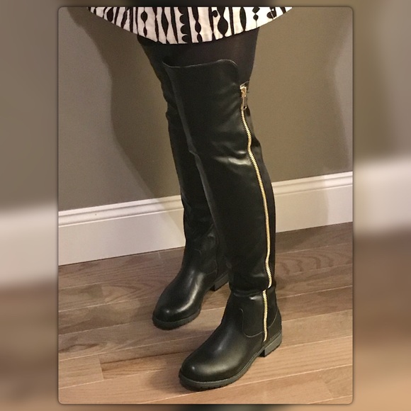 Thigh High Side Zip Black Boots - Picture 2 of 2